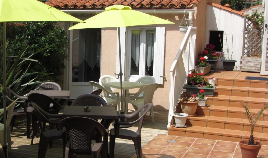 Hotel & Cantine De La Plage Les Sables-dʼOlonne Kültér fotó