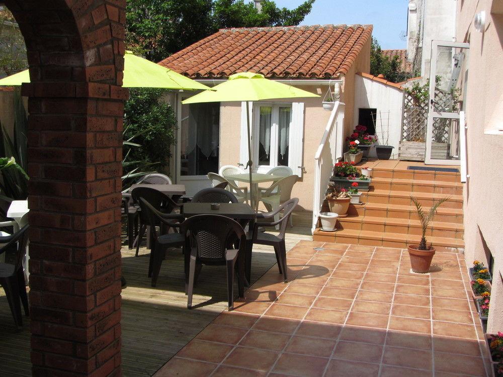 Hotel & Cantine De La Plage Les Sables-dʼOlonne Kültér fotó
